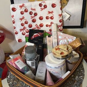 Makeup Bundle with Cosmetic Bag.